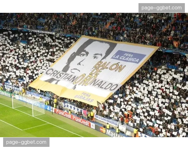 门兴格拉德巴赫主场启用全新LED环绕屏,提升现场球迷互动体验 门兴格拉德巴赫主场启用全新LED环绕屏,提升现场球迷互动体验